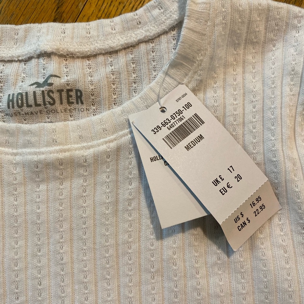 Hollister long sleeved T-shirt medium